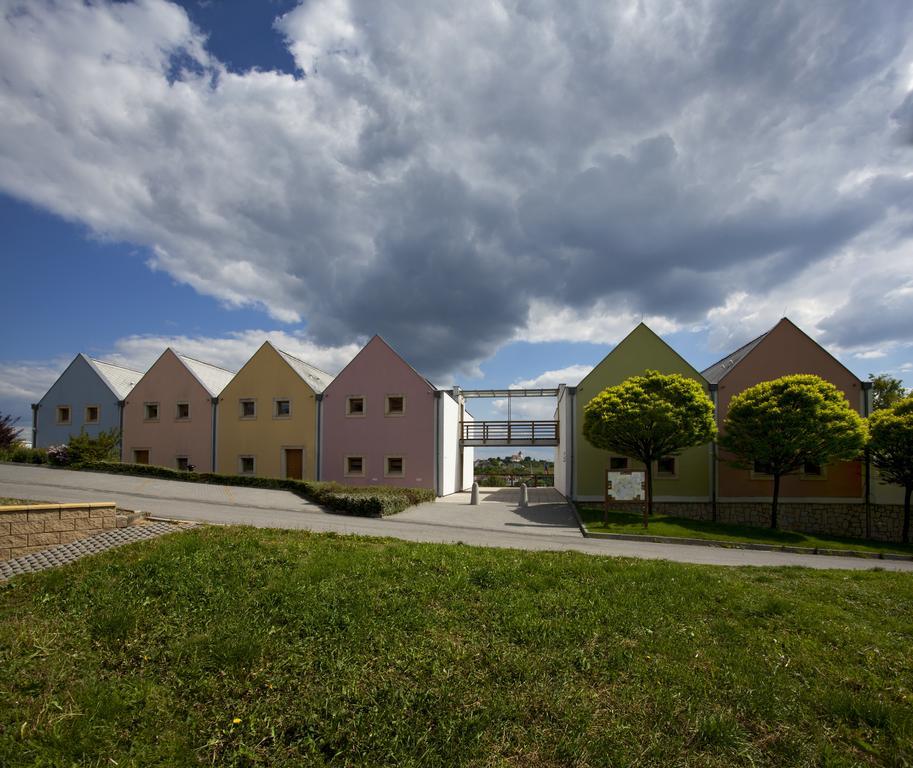 Hotel Kravi Hora Boretice Exterior photo